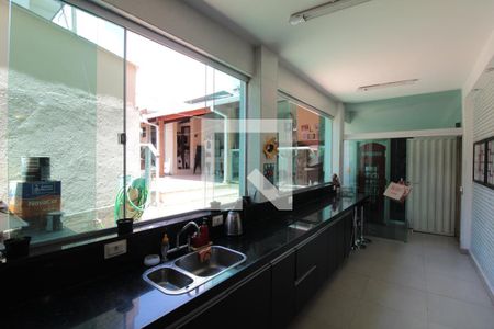 Casa para alugar com 200m², 3 quartos e 2 vagasCozinha