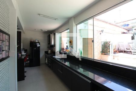 Casa para alugar com 200m², 3 quartos e 2 vagasCozinha