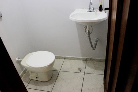 Casa à venda com 278m², 5 quartos e 3 vagasLavabo 2