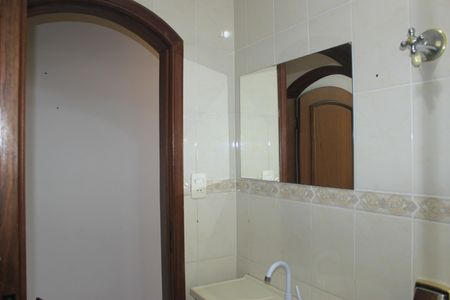 Casa à venda com 278m², 5 quartos e 3 vagasBanheiro social