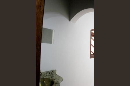 Casa à venda com 278m², 5 quartos e 3 vagasLavabo da cozinha