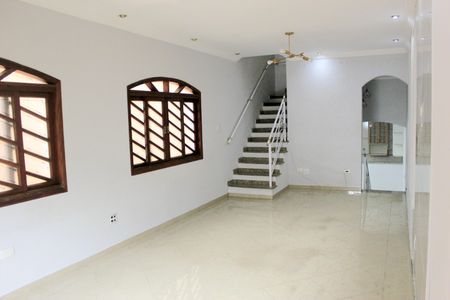 Casa à venda com 278m², 5 quartos e 3 vagasSala