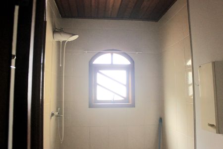 Casa à venda com 278m², 5 quartos e 3 vagasBanheiro social do sotão