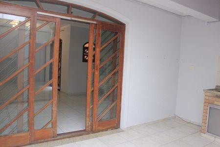 Casa à venda com 278m², 5 quartos e 3 vagasEspaço gourmet com churrasqueira