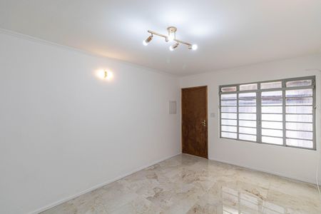 Casa para alugar com 97m², 2 quartos e 1 vaga Casa para alugar com 97m², 2 quartos e 1 vagaSala