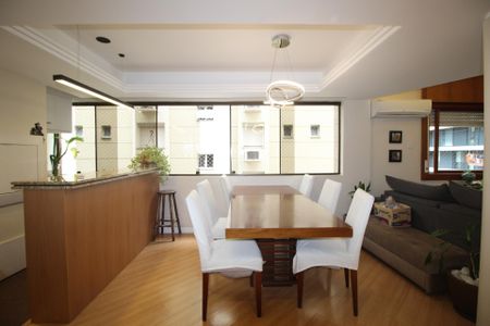 Sala de apartamento à venda com 3 quartos, 103m² em Petrópolis, Porto Alegre