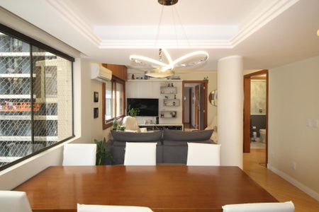 Sala de apartamento à venda com 3 quartos, 103m² em Petrópolis, Porto Alegre