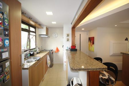 Apartamento à venda com 103m², 3 quartos e 2 vagasCozinha