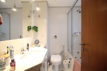 Apartamento à venda com 103m², 3 quartos e 2 vagasBanheiro da Suíte 1