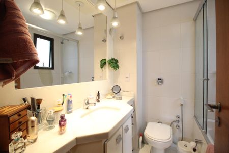 Apartamento à venda com 103m², 3 quartos e 2 vagasBanheiro da Suíte 1