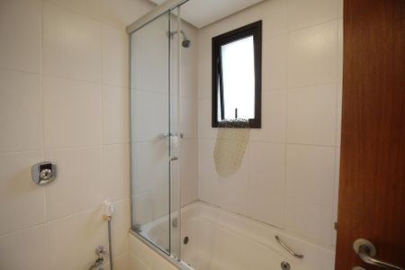 Apartamento à venda com 103m², 3 quartos e 2 vagasBanheiro da Suíte 1