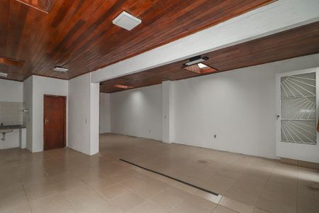 Casa para alugar com 350m², 4 quartos e 2 vagasSalão Fundos