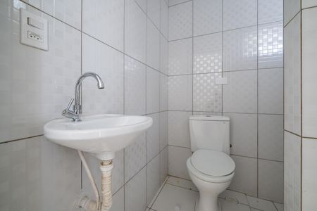 Banheiro de kitnet/studio para alugar com 1 quarto, 26m² em Jardim Oriental, São Paulo