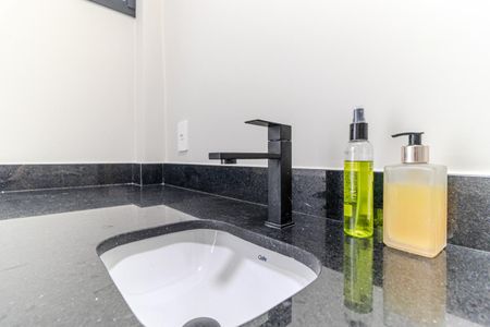 Banheiro de kitnet/studio à venda com 1 quarto, 31m² em Vila Buarque, São Paulo