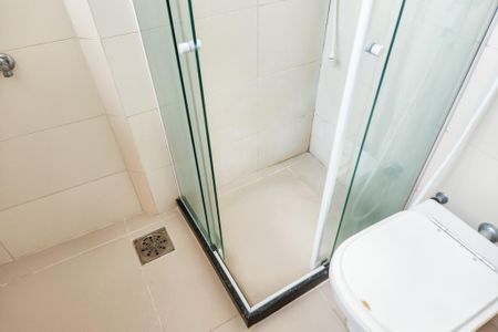 Banheiro de kitnet/studio para alugar com 1 quarto, 40m² em Lapa, Rio de Janeiro