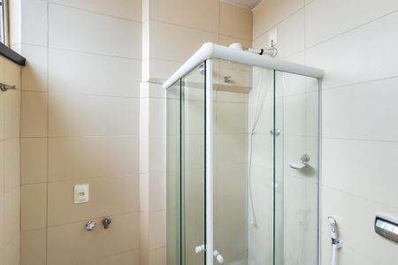 Banheiro de kitnet/studio para alugar com 1 quarto, 40m² em Lapa, Rio de Janeiro