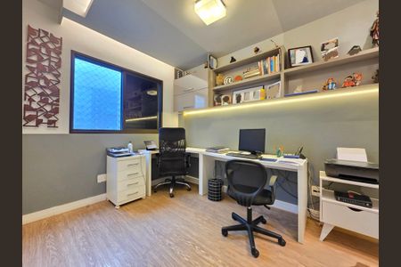 Apartamento à venda com 167m², 4 quartos e 3 vagasQuarto 2