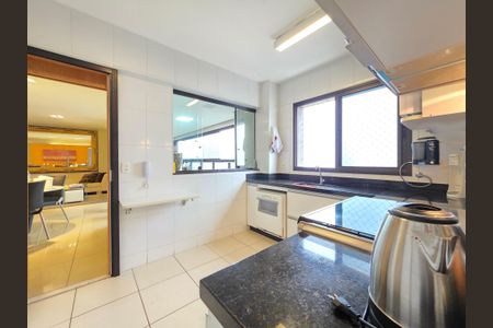 Apartamento à venda com 167m², 4 quartos e 3 vagasCozinha 