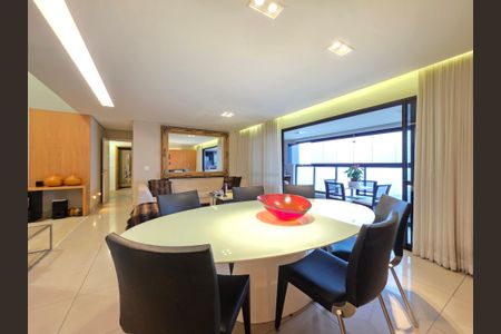 Apartamento à venda com 167m², 4 quartos e 3 vagasSala 