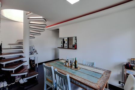 Apartamento para alugar com 118m², 3 quartos e 2 vagas Apartamento para alugar com 118m², 3 quartos e 2 vagasSala