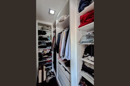 Apartamento para alugar com 118m², 3 quartos e 2 vagas Apartamento para alugar com 118m², 3 quartos e 2 vagasCloset da Suíte
