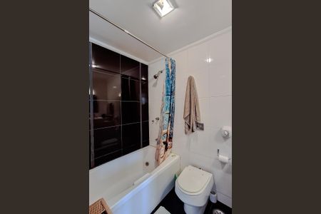 Apartamento para alugar com 118m², 3 quartos e 2 vagas Apartamento para alugar com 118m², 3 quartos e 2 vagasBanheiro da Suíte
