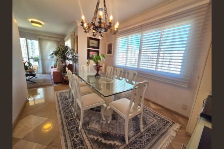 Apartamento à venda com 141m², 2 quartos e 3 vagasSala