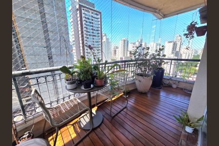Apartamento à venda com 141m², 2 quartos e 3 vagasVaranda