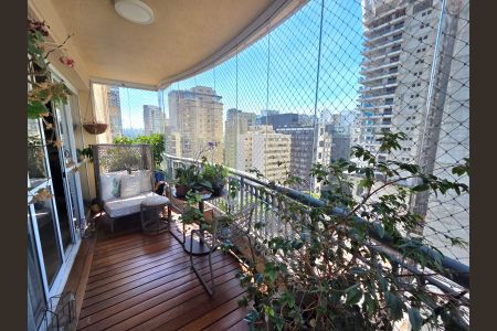 Apartamento à venda com 141m², 2 quartos e 3 vagasVaranda