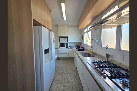 Apartamento à venda com 141m², 2 quartos e 3 vagasCozinha