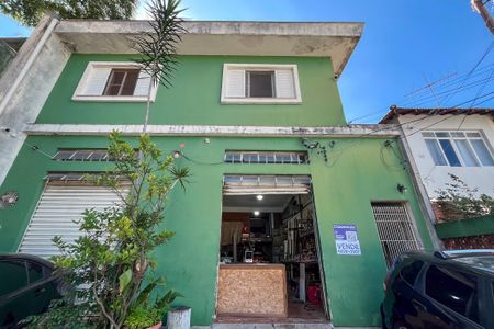 Casa à venda com 220m², 2 quartos e 4 vagasFachada