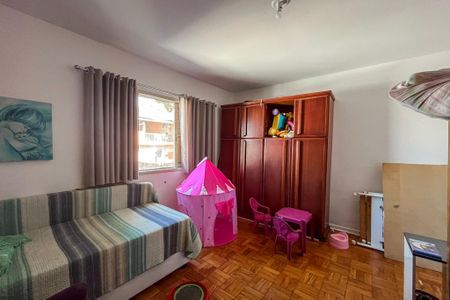 Casa à venda com 220m², 2 quartos e 4 vagasQuarto