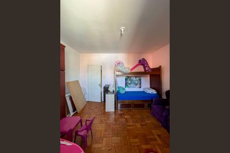 Casa à venda com 220m², 2 quartos e 4 vagasQuarto