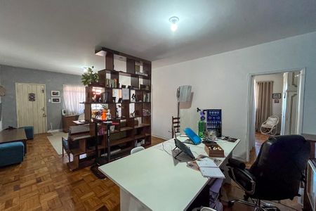 Casa à venda com 220m², 2 quartos e 4 vagasSala