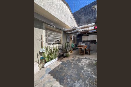 Casa à venda com 220m², 2 quartos e 4 vagasQuintal