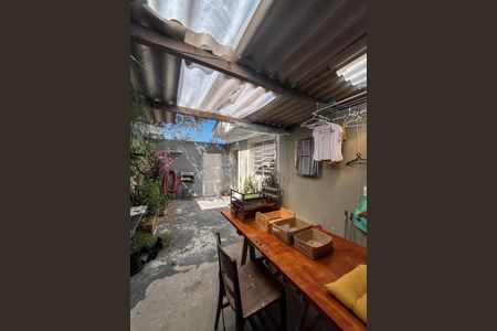 Casa à venda com 220m², 2 quartos e 4 vagasQuintal