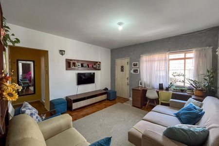 Casa à venda com 220m², 2 quartos e 4 vagasSala