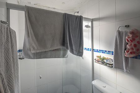 Casa de condomínio à venda com 73m², 3 quartos e 1 vaga Casa de condomínio à venda com 73m², 3 quartos e 1 vagaBanheiro da Suíte