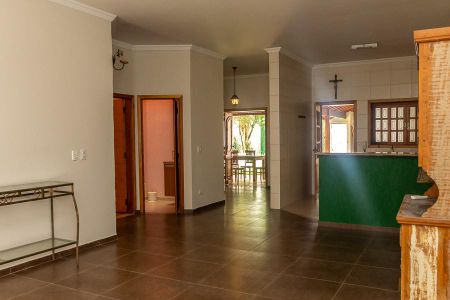 Casa para alugar com 220m², 3 quartos e 3 vagasSala