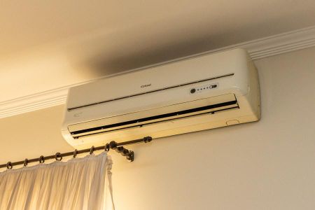 Casa para alugar com 220m², 3 quartos e 3 vagasDetalhe sala-Ar condicionado