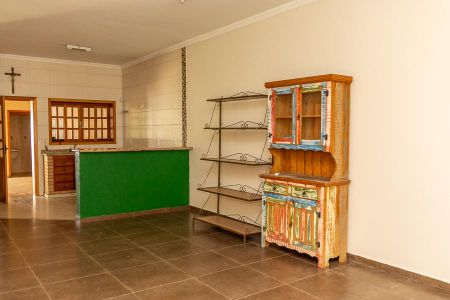 Casa para alugar com 220m², 3 quartos e 3 vagasSala