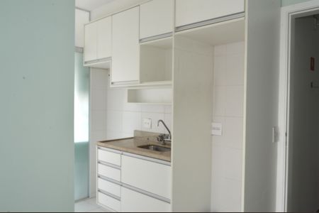Cozinha de apartamento para alugar com 2 quartos, 48m² em Jardim das Flores, Osasco