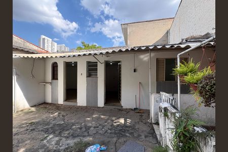 Casa para alugar com 40m², 1 quarto e sem vagaÁrea de Serviço/ Quintal