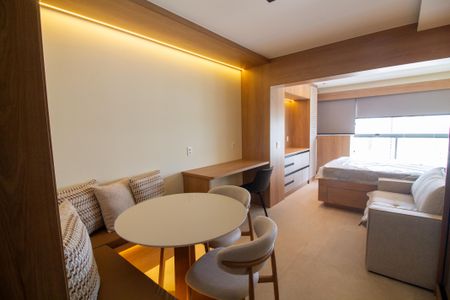 Sala de kitnet/studio para alugar com 1 quarto, 31m² em Jardim das Acacias, São Paulo