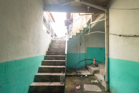 Apartamento para alugar com 100m², 2 quartos e 1 vaga Apartamento para alugar com 100m², 2 quartos e 1 vagaEscada