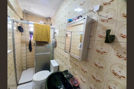 Banheiro de apartamento para alugar com 1 quarto, 45m² em José Menino, Santos