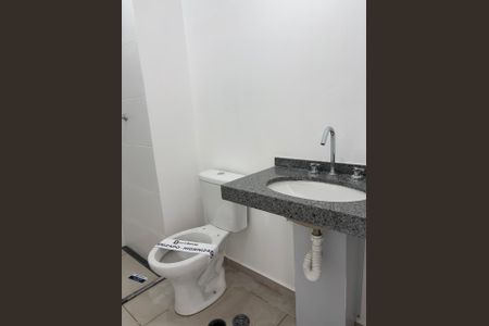 Banheiro de apartamento à venda com 1 quarto, 25m² em Pinheiros, São Paulo