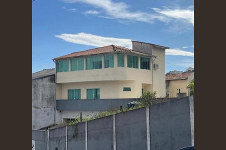 Casa para alugar com 200m², 3 quartos e 5 vagasFachada