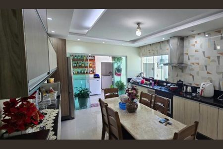 Casa para alugar com 200m², 3 quartos e 5 vagasCozinha