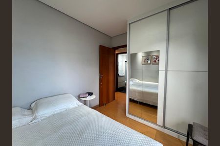 Apartamento à venda com 98m², 3 quartos e 2 vagasQuarto